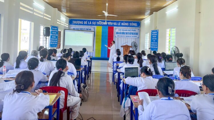 KHÓA BỒI DƯỠNG THƯ KÝ NỮ PHÁI CÁC HỌ ĐẠO, CƠ SỞ ĐẠO, ĐIỂM SINH HOẠT TÔN GIÁO TẬP TRUNG