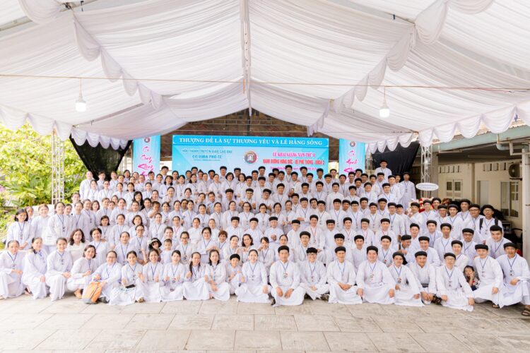 HẠNH ĐƯỜNG HƯNG ĐỨC – HỆ PHỔ THÔNG – KHOÁ 3 TỔ CHỨC LỄ KHAI GIẢNG NĂM THỨ 3