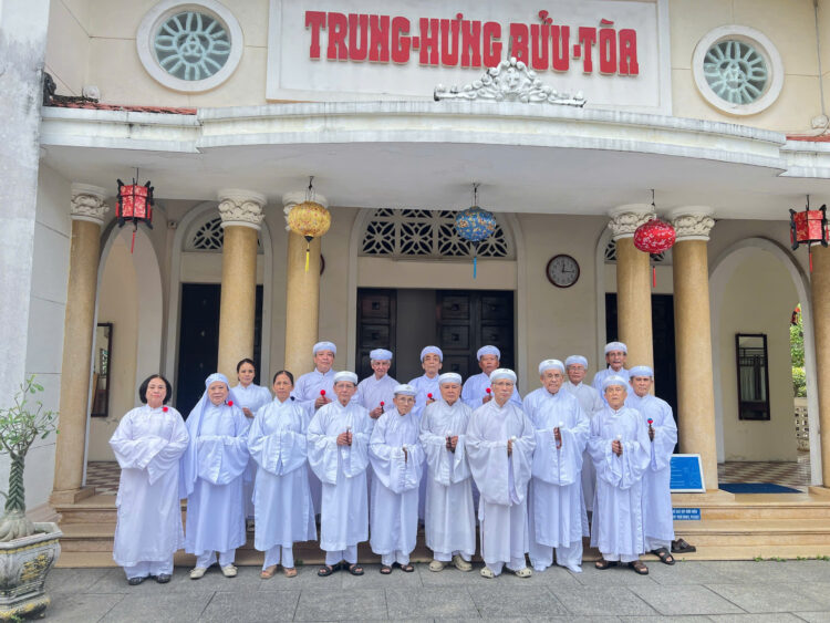 HỘI THÁNH TỔ CHỨC LỄ BÁI MẠNG CHỨC VỤ ĐẦU HỌ ĐẠO VÀ KỶ NIỆM NGÀY THÀNH ĐẠO CỦA ĐẠO TRƯỞNG BẢO PHÁP CHƠN QUÂN THANH LONG – HIỆP KỴ CHƯ CHỨC SẮC HIỆP THIÊN ĐÀI.