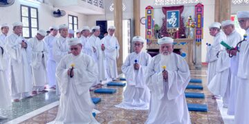 HỘI THÁNH TỔ CHỨC LỄ BÁI MẠNG THỌ PHẨM CHO QUÝ CHỨC SẮC