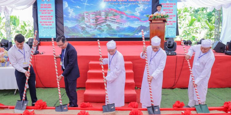 LỄ KHỞI CÔNG XÂY DỰNG NGÔI TAM ĐÀI – HỌ ĐẠO TRUNG HÒA (ĐÀ NẴNG)