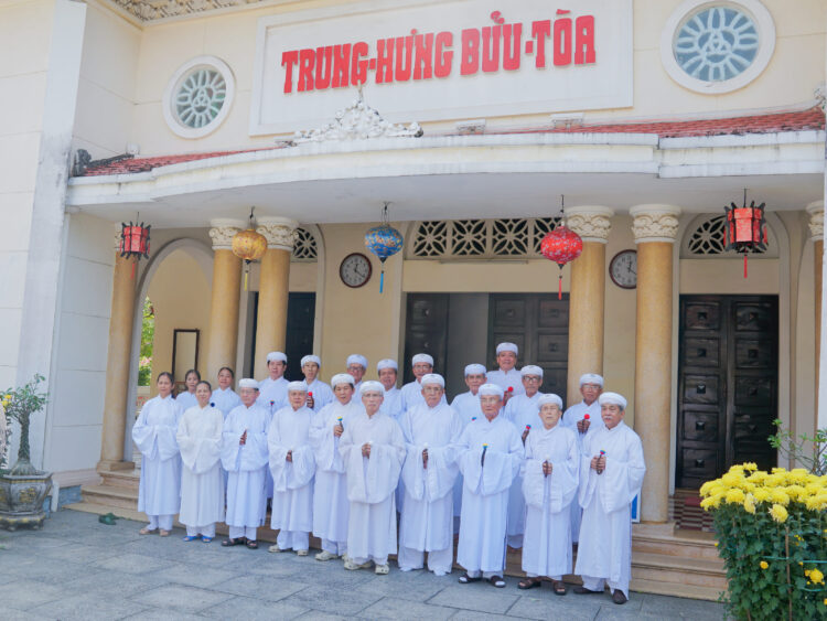 HỘI THÁNH TỔ CHỨC LỄ BÁI MẠNG THỌ PHẨM CHO QUÝ CHỨC SẮC CÁC CƠ QUAN HỘI THÁNH