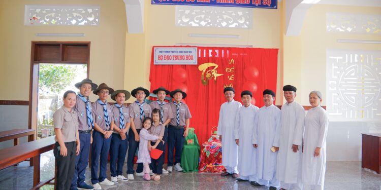 BPTR THĂM VÀ TRAO ĐỔI ĐẠO SỰ VỚI CÁC GĐHĐ TẠI QUẢNG NGÃI