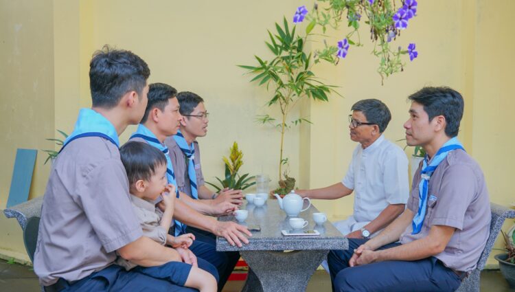 BPTR THĂM VÀ TRAO ĐỔI ĐẠO SỰ VỚI GĐHĐ TRUNG MỸ I, QUẢNG HOÀ