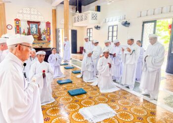 HỘI THÁNH TỔ CHỨC LỄ BÁI MẠNG CHỨC VỤ ĐẦU HỌ ĐẠO, CẦU PHONG NỮ LỄ SANH